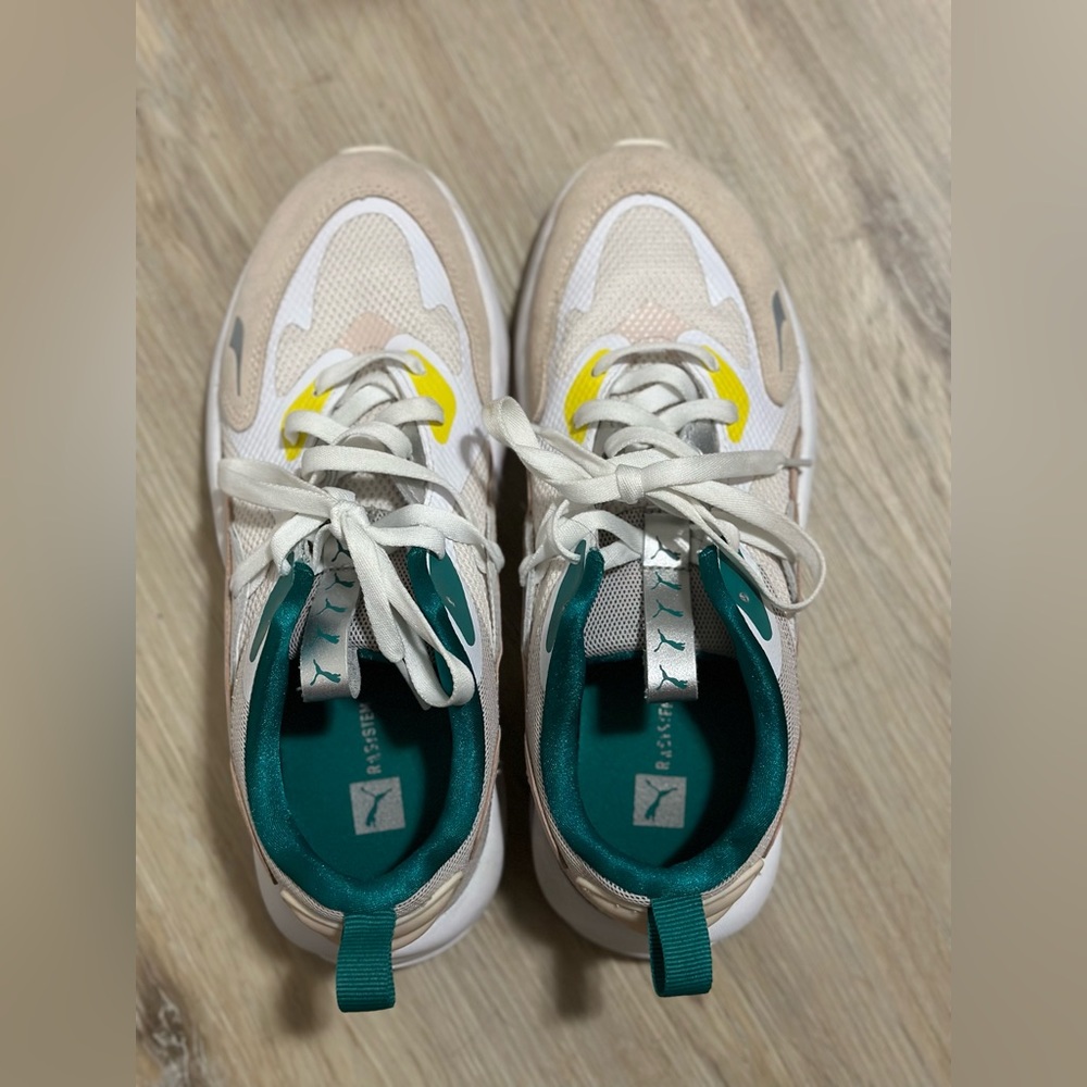 Puma RS-Curve OQ Wn’s in eggnog-cold pink-parasailing